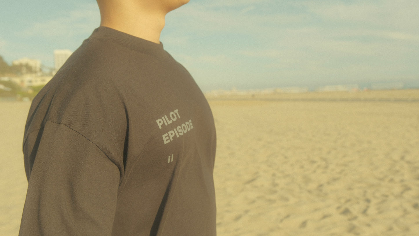 PILOT EPISODE // OVERSIZED TEE // BLACK